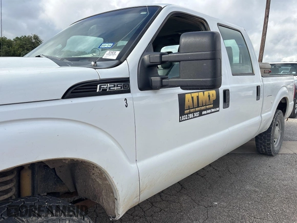 2011 Ford F-250 XL z VIN 1FT7W2B64BEC17079, wystawiony jako IAAI lot #42890662 z przebiegiem 106 522 mil mil oraz . Historia ofert i sprzedaży dostępna na DreamBid. Obrazek 23.