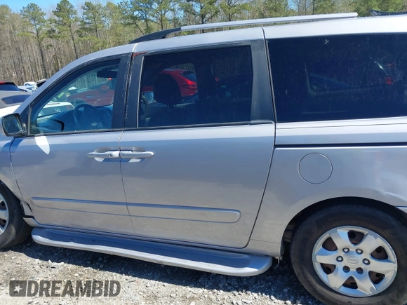2009 Kia Sedona LX with VIN KNDMB233496315780, listed as a IAAI auction lot 41849241 with 174,224 mi miles. Bid and sale history available at carsss.com. Image 14.
