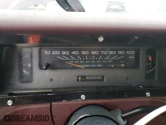 1993 Chevrolet Caprice with VIN 1G1BL53E4PR102257, listed as a Copart auction lot 85344924 with 228,725 mi miles and Salvage Title. Bid and sale history available at DreamBid. Image 9.