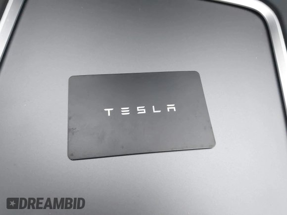 2024 Tesla Model Y Long Range z VIN 7SAYGDEE5RA260614, wystawiony jako IAAI lot #42191551 z przebiegiem 16 375 mil mil oraz . Historia ofert i sprzedaży dostępna na DreamBid. Obrazek 11.