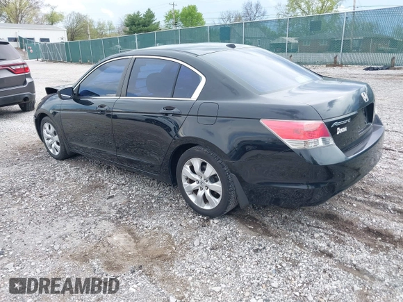 2010 Honda Accord EX-L z VIN 1HGCP2F86AA032708, wystawiony jako IAAI lot #42010837 z przebiegiem 196 739 mil mil oraz . Historia ofert i sprzedaży dostępna na DreamBid. Obrazek 3.