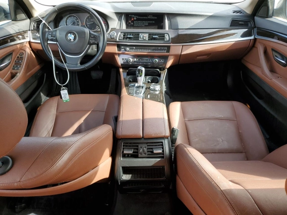 2015 BMW 5 Series 528i z VIN WBA5A5C52FD520349, wystawiony jako Copart lot #45208355 z przebiegiem 99 199 mil mil oraz Szkoda całkowita • Salvage title. Historia ofert i sprzedaży dostępna na DreamBid. Obrazek 8.