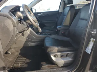 2021 Volkswagen Tiguan SE with VIN 3VV3B7AXXMM085722, listed as a Copart auction lot 54438285 with 76,746 mi miles and Clean Title. Bid and sale history available at carsss.com. Image 7.