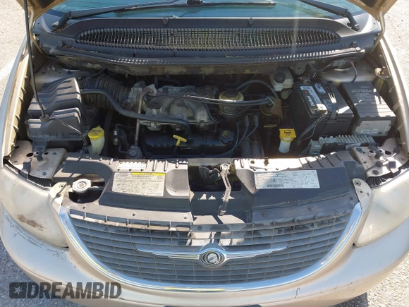 2001 Chrysler Town & Country Limited with VIN 2C8GP64L01R396390, listed as a IAAI auction lot 41978985 with 224,064 mi miles. Bid and sale history available at carsss.com. Image 10.