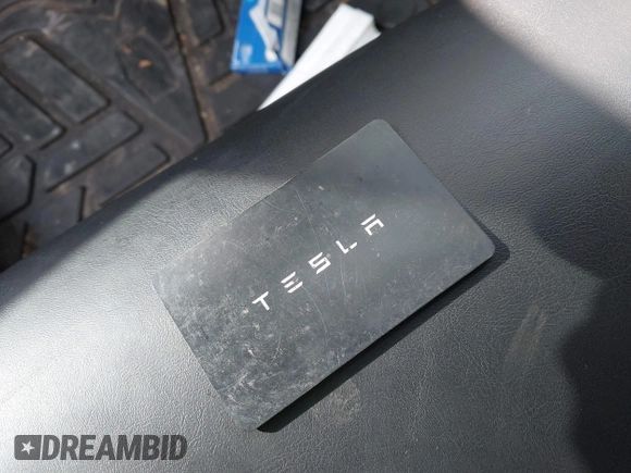 2022 Tesla Model Y Long Range z VIN 7SAYGDEE6NA013757, wystawiony jako IAAI lot #41364867 z przebiegiem 33 621 mil mil oraz . Historia ofert i sprzedaży dostępna na DreamBid. Obrazek 11.