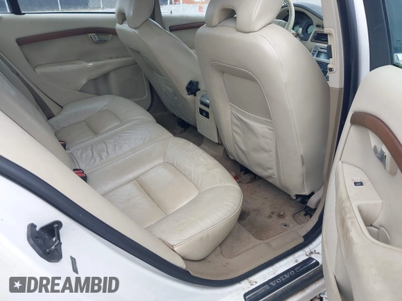2008 Volvo S80 3.2L with VIN YV1AS982781059118, listed as a IAAI auction lot 41868957 with 185,529 mi miles. Bid and sale history available at carsss.com. Image 8.