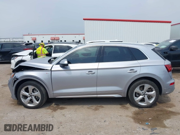 2022 Audi Q5 S line Premium Plus with VIN WA1EAAFY2N2081546, listed as a IAAI auction lot 42255043 with 33,371 mi miles and . Bid and sale history available at DreamBid. Image 14.