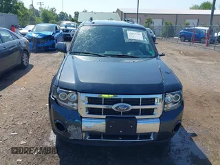 2009 Ford Escape Limited with VIN 1FMCU04739KB48262, listed as a IAAI auction lot 42564760 with 175,058 mi miles and . Bid and sale history available at DreamBid. Image 12.