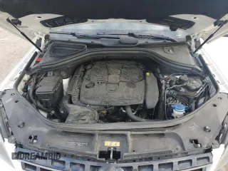 2015 Mercedes-Benz M 350 z VIN 4JGDA5JBXFA527876, wystawiony jako Copart lot #52631565 z przebiegiem 178 818 mil mil oraz Szkoda całkowita • Salvage title. Historia ofert i sprzedaży dostępna na DreamBid. Obrazek 13.