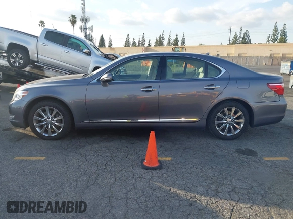 2012 Lexus LS 460 z VIN JTHBL5EF7C5112312, wystawiony jako IAAI lot #41550064 z przebiegiem 82 312 mil mil oraz . Historia ofert i sprzedaży dostępna na DreamBid. Obrazek 14.