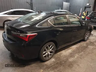 2019 Acura ILX Premium z VIN 19UDE2F73KA008322, wystawiony jako IAAI lot #41155902 z przebiegiem 101 105 mil mil oraz . Historia ofert i sprzedaży dostępna na DreamBid. Obrazek 4.