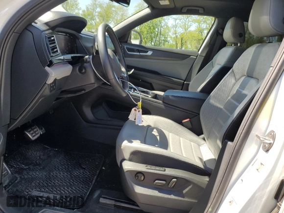 2024 Volkswagen Atlas SEL R-Line z VIN 1V2AE2CA8RC203816, wystawiony jako Copart lot #55007815 z przebiegiem 16 079 mil mil oraz Szkoda całkowita • Salvage title. Historia ofert i sprzedaży dostępna na DreamBid. Obrazek 7.