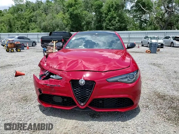 2020 Alfa Romeo Giulia Ti Sport z VIN ZARFAMBN9L7638983, wystawiony jako Copart lot #58692915 z przebiegiem Nie podano mil oraz Nie do naprawy • Non repairable. Historia ofert i sprzedaży dostępna na DreamBid. Obrazek 13.