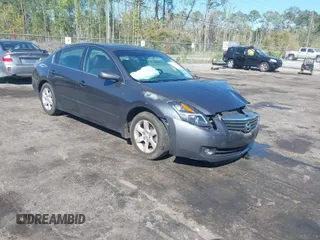 2008 Nissan Altima 2.5 with VIN 1N4AL21E58N559646, listed as a IAAI auction lot 41884370 with 152,337 mi miles. Bid and sale history available at carsss.com. Image 1.