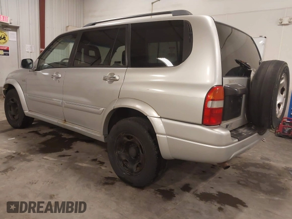 2002 Suzuki XL-7 Standard with VIN JS3TX92V024110369, listed as a IAAI auction lot 41815661 with 120,210 mi miles. Bid and sale history available at carsss.com. Image 3.