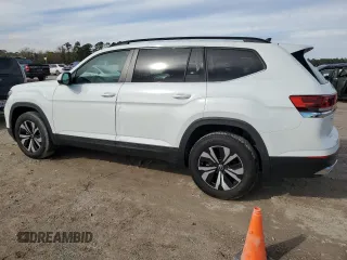 2024 Volkswagen Atlas SE with VIN 1V2DR2CA1RC533959, listed as a Copart auction lot 86839684 with 5,733 mi miles and Salvage title. Bid and sale history available at DreamBid. Image 2.