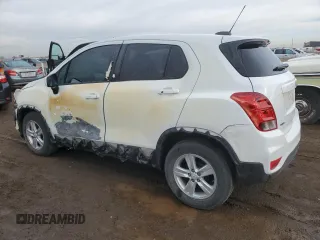 2021 Chevrolet Trax LS z VIN KL7CJKSB1MB312761, wystawiony jako Copart lot #51279365 z przebiegiem 63 098 mil mil oraz Szkoda całkowita • Salvage title. Historia ofert i sprzedaży dostępna na DreamBid. Obrazek 2.