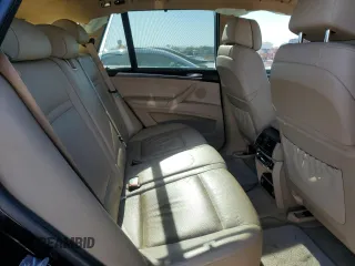 2013 BMW X5 xDrive35i z VIN 5UXZV4C53D0B24617, wystawiony jako Copart lot #48004515 z przebiegiem Nie podano mil oraz Szkody całkowita. Historia ofert i sprzedaży dostępna na DreamBid. Obrazek 11.