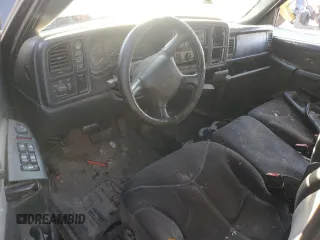 2001 GMC Sierra 1500HD SLE z VIN 1GTGK13U21F169593, wystawiony jako Copart lot #80849014 z przebiegiem 382 449 mil mil oraz Szkody całkowita. Historia ofert i sprzedaży dostępna na DreamBid. Obrazek 8.