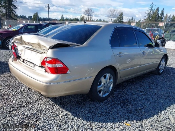 2004 Lexus LS 430 with VIN JTHBN36F540166087, listed as a IAAI auction lot 41812973 with 129,954 mi miles. Bid and sale history available at carsss.com. Image 4.