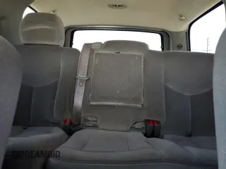 2005 GMC Yukon SLT z VIN 1GKEC13V65J174655, wystawiony jako Copart lot #59050755 z przebiegiem 93 893 mil mil oraz Czysty tytuł • Clean title. Historia ofert i sprzedaży dostępna na DreamBid. Obrazek 10.