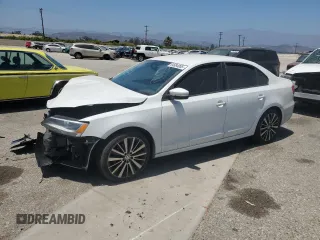 2014 Volkswagen Jetta SE with VIN 3VWD17AJ5EM295208, listed as a Copart auction lot 64684005 with 94,133 mi miles and Salvage title. Bid and sale history available at DreamBid. Image 1.
