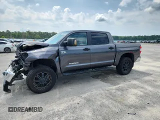 2017 Toyota Tundra SR5 with VIN 5TFDW5F18HX668824, listed as a Copart auction lot 64040865 with 77,470 mi miles and Clean title. Bid and sale history available at DreamBid. Image 1.