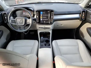 2019 Volvo XC40 Momentum with VIN YV4162UK6K2060492, listed as a Copart auction lot 69605803 with 73,391 mi miles. Bid and sale history available at carsss.com. Image 8.