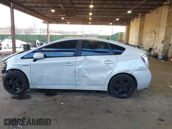 2013 Toyota Prius One with VIN JTDKN3DU7D1639372, listed as a IAAI auction lot 41351781 with 253,735 mi miles. Bid and sale history available at carsss.com. Image 15.