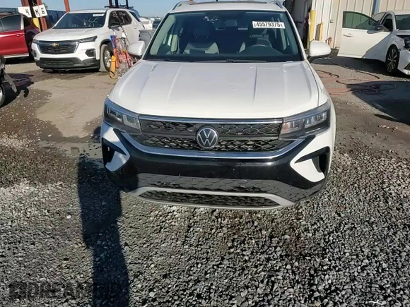 2022 Volkswagen Taos SE z VIN 3VVTX7B25NM095693, wystawiony jako Copart lot #45579375 z przebiegiem 41 956 mil mil oraz Szkoda całkowita • Salvage title. Historia ofert i sprzedaży dostępna na DreamBid. Obrazek 14.