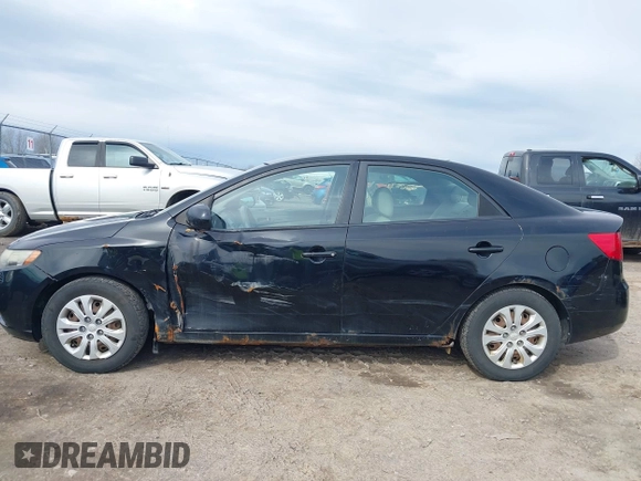 2011 Kia Forte LX with VIN KNAFT4A29B5428015, listed as a IAAI auction lot 42021564 with 175,261 mi miles. Bid and sale history available at carsss.com. Image 6.