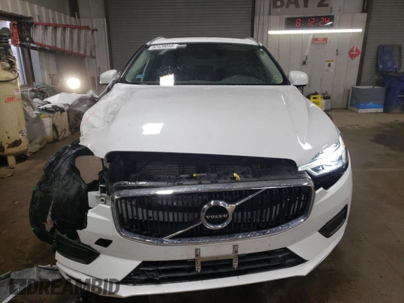 2018 Volvo XC60 Momentum with VIN LYVA22RK3JB117820, listed as a Copart auction lot 52420055 with 52,616 mi miles and Salvage title. Bid and sale history available at DreamBid. Image 5.