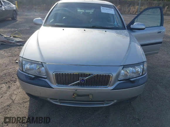 2000 Volvo S80 with VIN YV1TS90D4Y1126795, listed as a IAAI auction lot 41702262 with 116,955 mi miles. Bid and sale history available at carsss.com. Image 6.
