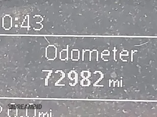 2015 Volkswagen Beetle 1.8T w/Sun z VIN 3VWJ07AT9FM636098, wystawiony jako IAAI lot #41991141 z przebiegiem 72 982 mil mil oraz . Historia ofert i sprzedaży dostępna na DreamBid. Obrazek 15.