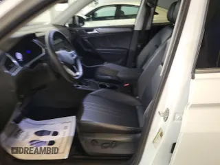2024 Volkswagen Tiguan SE с VIN 3VV3B7AX8RM082650, выставлен на аукционе IAAI как лот 42853001 с пробегом 19 677 миль миль и . История ставок и продаж доступна на DreamBid. Изображение 23.