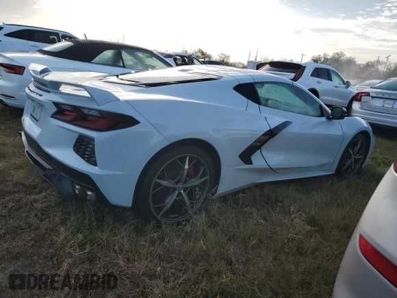 2021 Chevrolet Corvette 2LT with VIN 1G1YB2D45M5111568, listed as a Copart auction lot 76882884 with 10,362 mi miles and Salvage Title. Bid and sale history available at carsss.com. Image 3.