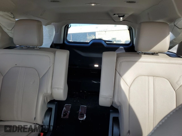 2024 Ford Expedition Max Limited with VIN 1FMJK2A86REA34602, listed as a Copart auction lot 88928385 with 9,781 mi miles and Salvage title. Bid and sale history available at DreamBid. Image 10.