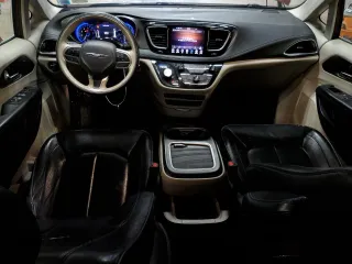 2019 Chrysler Pacifica Limited z VIN 2C4RC1GG6KR746002, wystawiony jako Copart lot #52641125 z przebiegiem 133 755 mil mil oraz Szkoda całkowita • Salvage title. Historia ofert i sprzedaży dostępna na DreamBid. Obrazek 8.