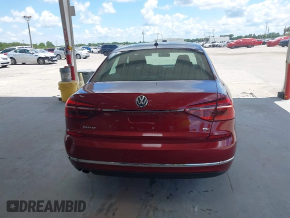 2017 Volkswagen Passat S z VIN 1VWAT7A38HC056207, wystawiony jako IAAI lot #42586003 z przebiegiem 114 329 mil mil oraz . Historia ofert i sprzedaży dostępna na DreamBid. Obrazek 16.