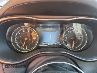 2020 Jeep Cherokee Limited with VIN 1C4PJMDX5LD621211, listed as a Copart auction lot 61768445 with 55,510 mi miles and Salvage title. Bid and sale history available at DreamBid. Image 9.
