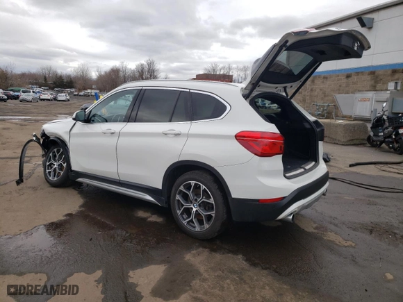 2022 BMW X1 xDrive28i with VIN WBXJG9C09N5U68175, listed as a Copart auction lot 47750845 with 42,521 mi miles and Salvage Title. Bid and sale history available at carsss.com. Image 2.
