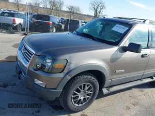 2006 Ford Explorer XLT with VIN 1FMEU73E66UB73562, listed as a IAAI auction lot 41923362 with 157,899 mi miles. Bid and sale history available at carsss.com. Image 12.