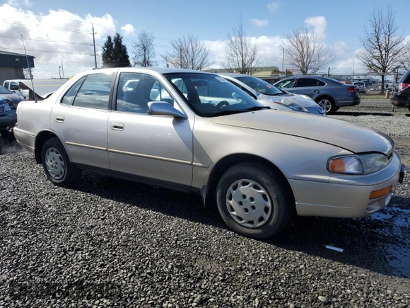 1996 Toyota Camry DX with VIN JT2BG12K0T0343249, listed as a Copart auction lot 45244435 with 179,986 mi miles and Salvage Title. Bid and sale history available at carsss.com. Image 4.