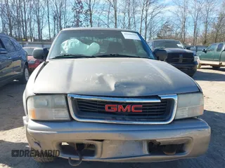 2003 GMC Sonoma SLS with VIN 1GTDT19XX38177336, listed as a IAAI auction lot 41696918 with 126,205 mi miles. Bid and sale history available at carsss.com. Image 6.