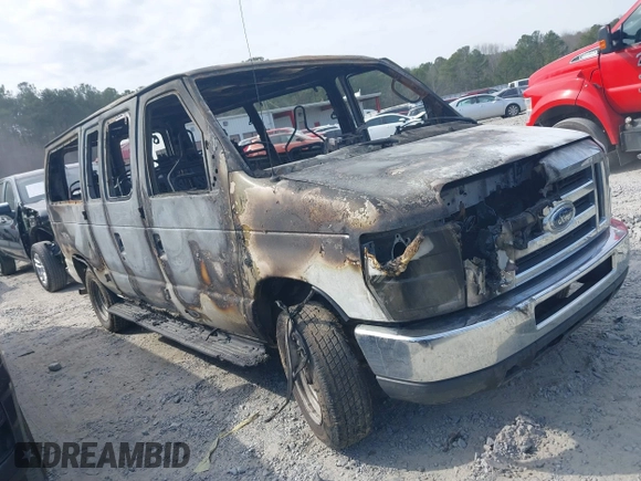 2013 Ford Econoline Passenger XL z VIN 1FBNE3BL9DDA84189, wystawiony jako IAAI lot #41685139 z przebiegiem Nie podano mil oraz . Historia ofert i sprzedaży dostępna na DreamBid. Obrazek 12.