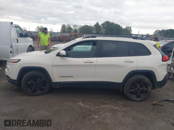 2018 Jeep Cherokee Limited with VIN 1C4PJMDB8JD613833, listed as a IAAI auction lot 40831461 with 134,497 mi miles. Bid and sale history available at carsss.com. Image 14.