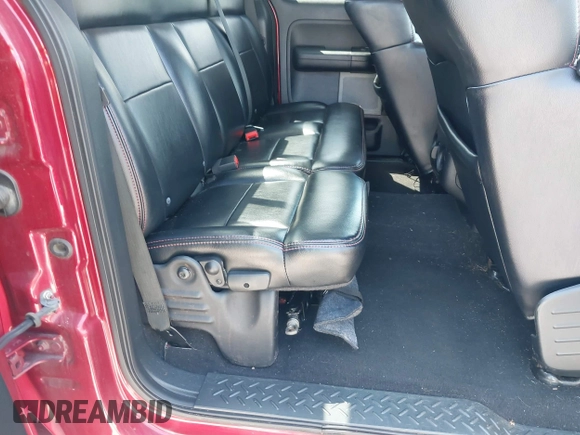 2007 Ford F-150 XL z VIN 1FTPX12V37NA85082, wystawiony jako IAAI lot #42354278 z przebiegiem 224 236 mil mil oraz . Historia ofert i sprzedaży dostępna na DreamBid. Obrazek 8.