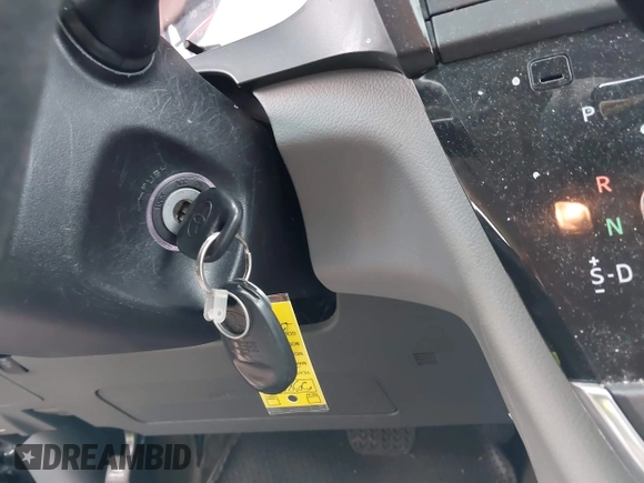 2017 Toyota Sienna LE Auto Access Seat with VIN 5TDKZ3DC4HS801298, listed as a IAAI auction lot 40805212 with 133,991 mi miles. Bid and sale history available at carsss.com. Image 11.