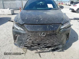 2024 Lexus RX 350 z VIN 2T2BAMCA9RC086862, wystawiony jako IAAI lot #41946004 z przebiegiem 6 664 mil mil oraz . Historia ofert i sprzedaży dostępna na DreamBid. Obrazek 6.