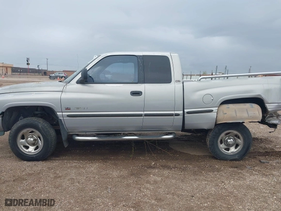 1999 Dodge Ram 1500 with VIN 3B7HF13Z8XG140644, listed as a IAAI auction lot 41971280 with 157,584 mi miles. Bid and sale history available at carsss.com. Image 14.
